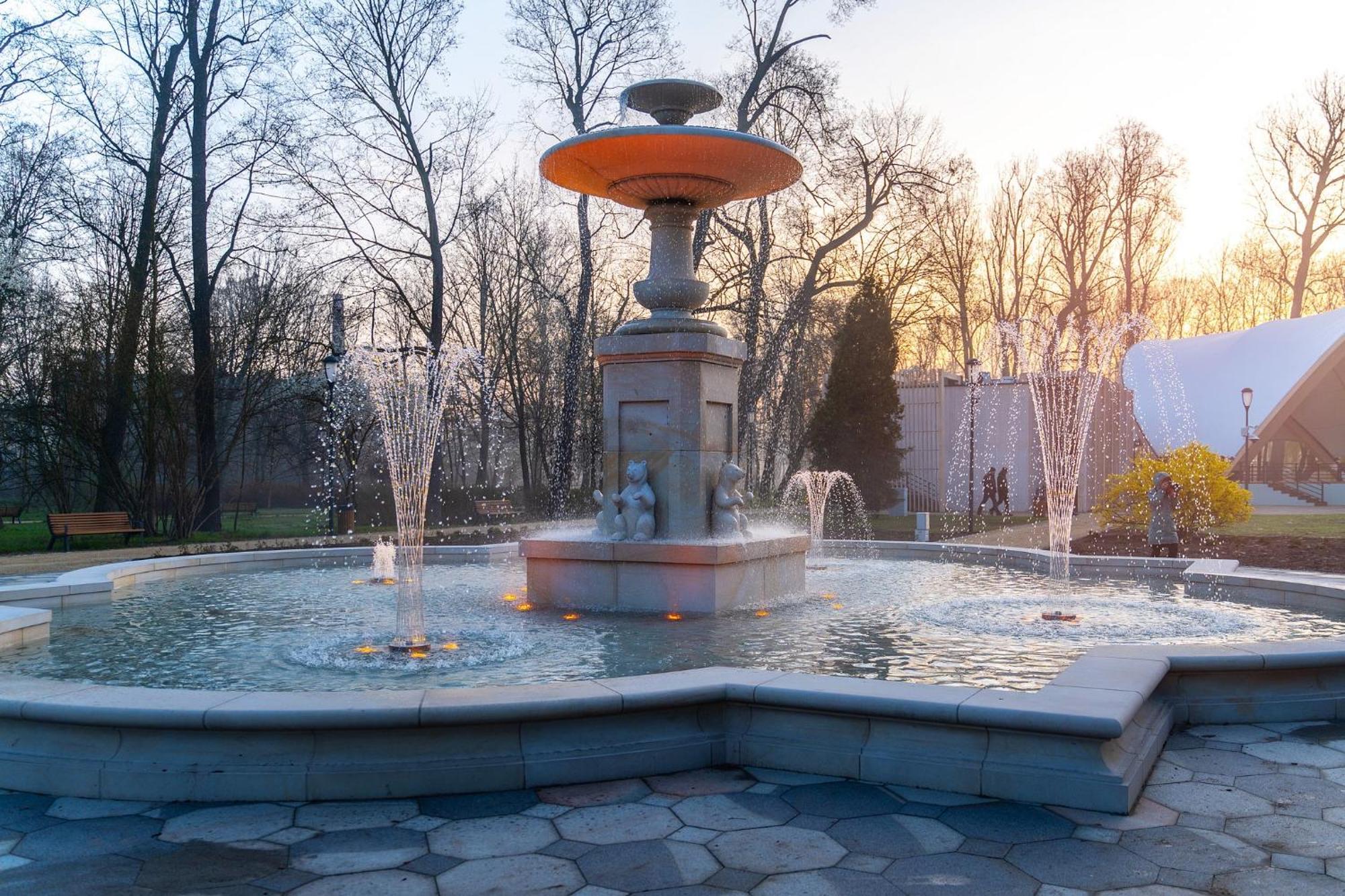 Nr 6 Europa22 Apartament Delux Z Wanna I Winda Centrum Miasta Tomaszow Maz Osiedle Browarna Przy Parku Z Widokiem Na Staw Apartament We Wszystko Wyposazony 50 Metrow Kwadratowych Cale Dla Ciebie Expresowe Zameldowanie Tomaszów Mazowiecki Zewnętrze zdjęcie